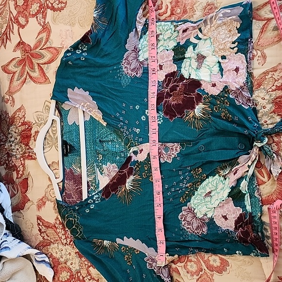 Rue 21 Floral Crop top - Picture 12 of 16